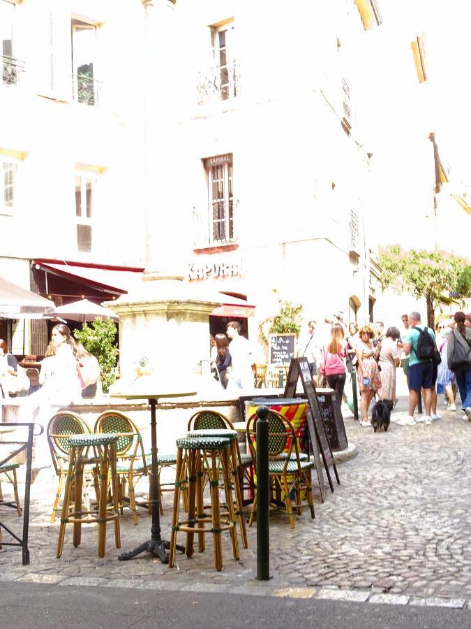 אקס-אן-פרובאנס Augustins Fountain Studio Cosy Aix Centre Historique A 3 Minutes De Cours Mirabeau -Wifi-Smart Tv-Rue Calme מראה חיצוני תמונה