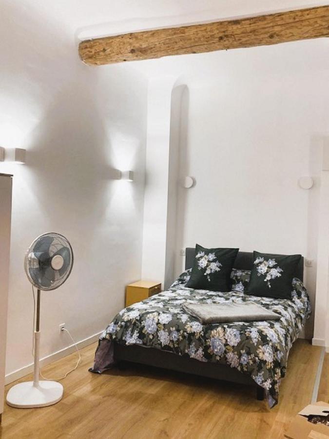 אקס-אן-פרובאנס Augustins Fountain Studio Cosy Aix Centre Historique A 3 Minutes De Cours Mirabeau -Wifi-Smart Tv-Rue Calme מראה חיצוני תמונה